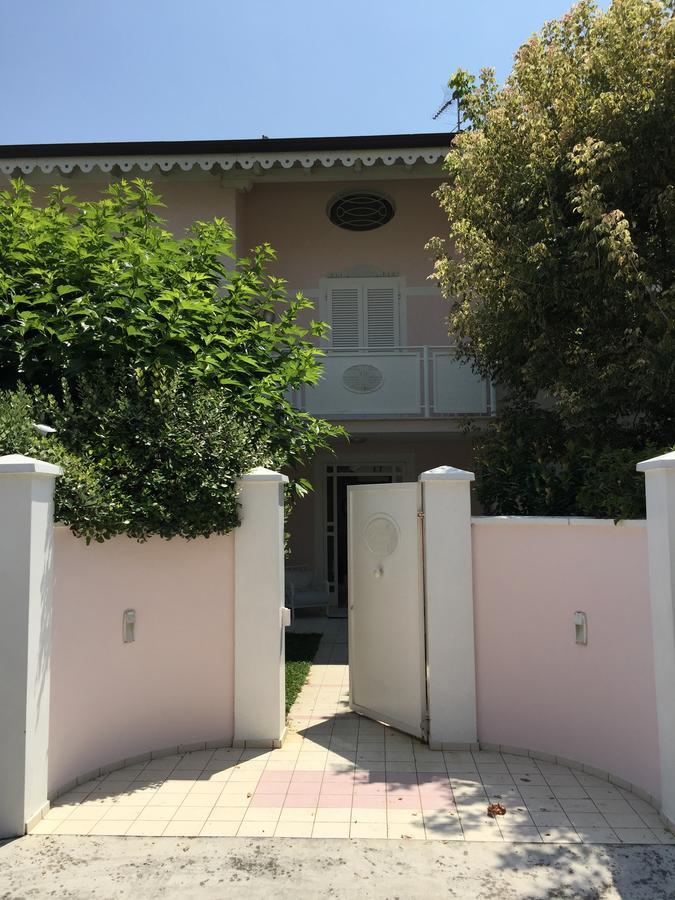 Villa Amelia Rooms Marina di Pietrasanta Eksteriør billede